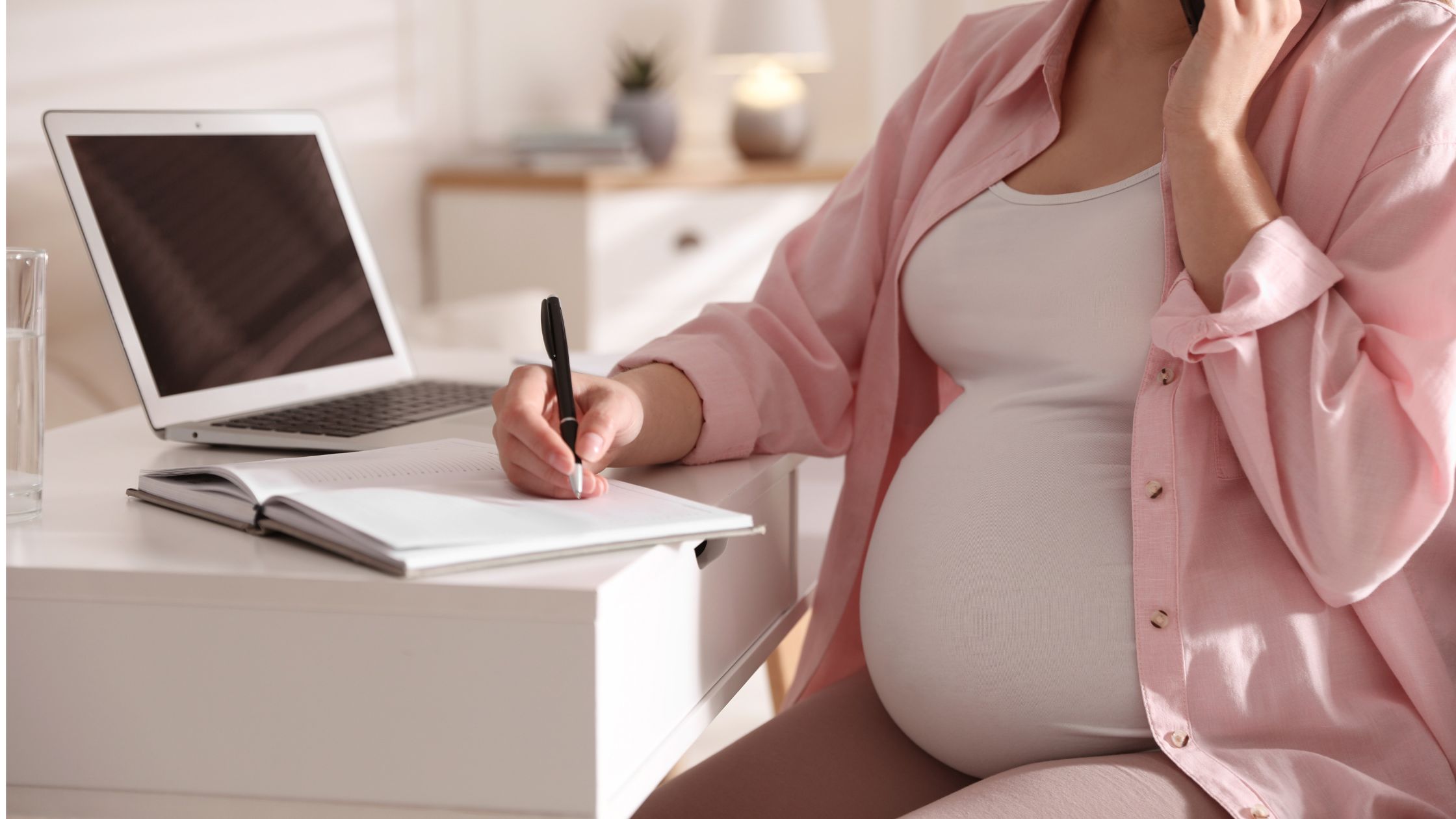 Nulidad del despido de trabajadora embarazada sin derecho a indemnización adicional